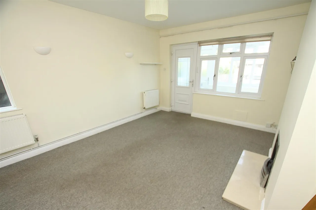 Charminster Road, Bournemouth, photo 3