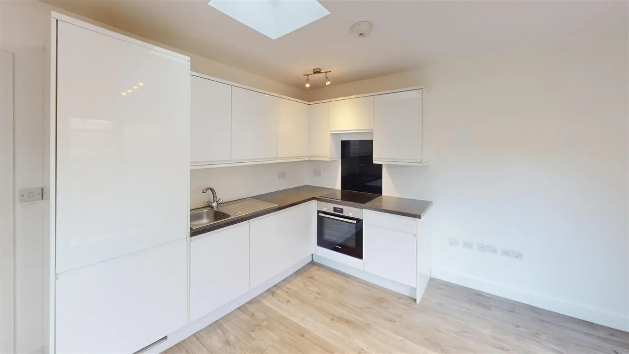 Brighton Road, Horsham, West Sussex RH13 5BU, photo 2