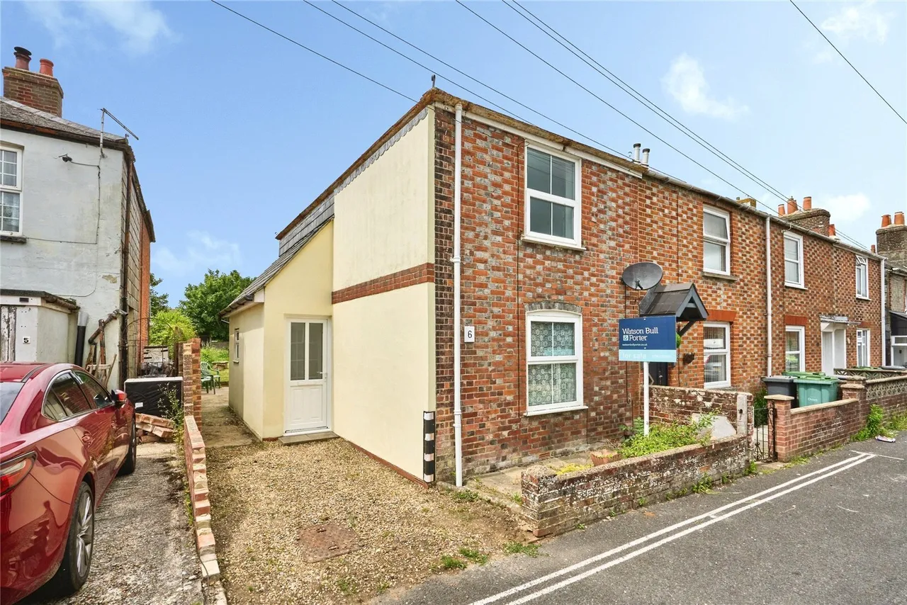 2 bed house for sale, Cavendish Place, Newport, PO30