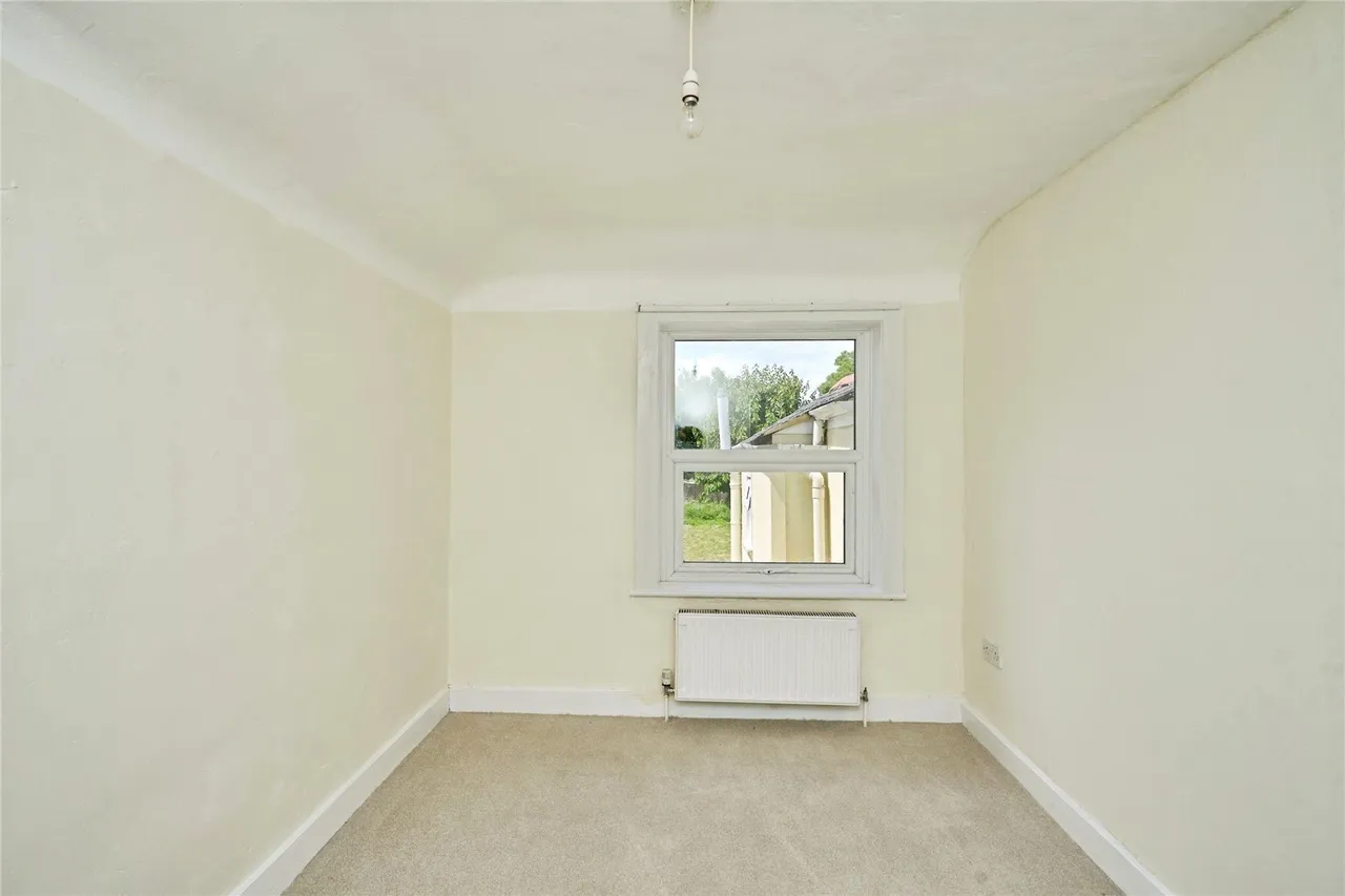 Cavendish Place, Newport, PO30, photo 11