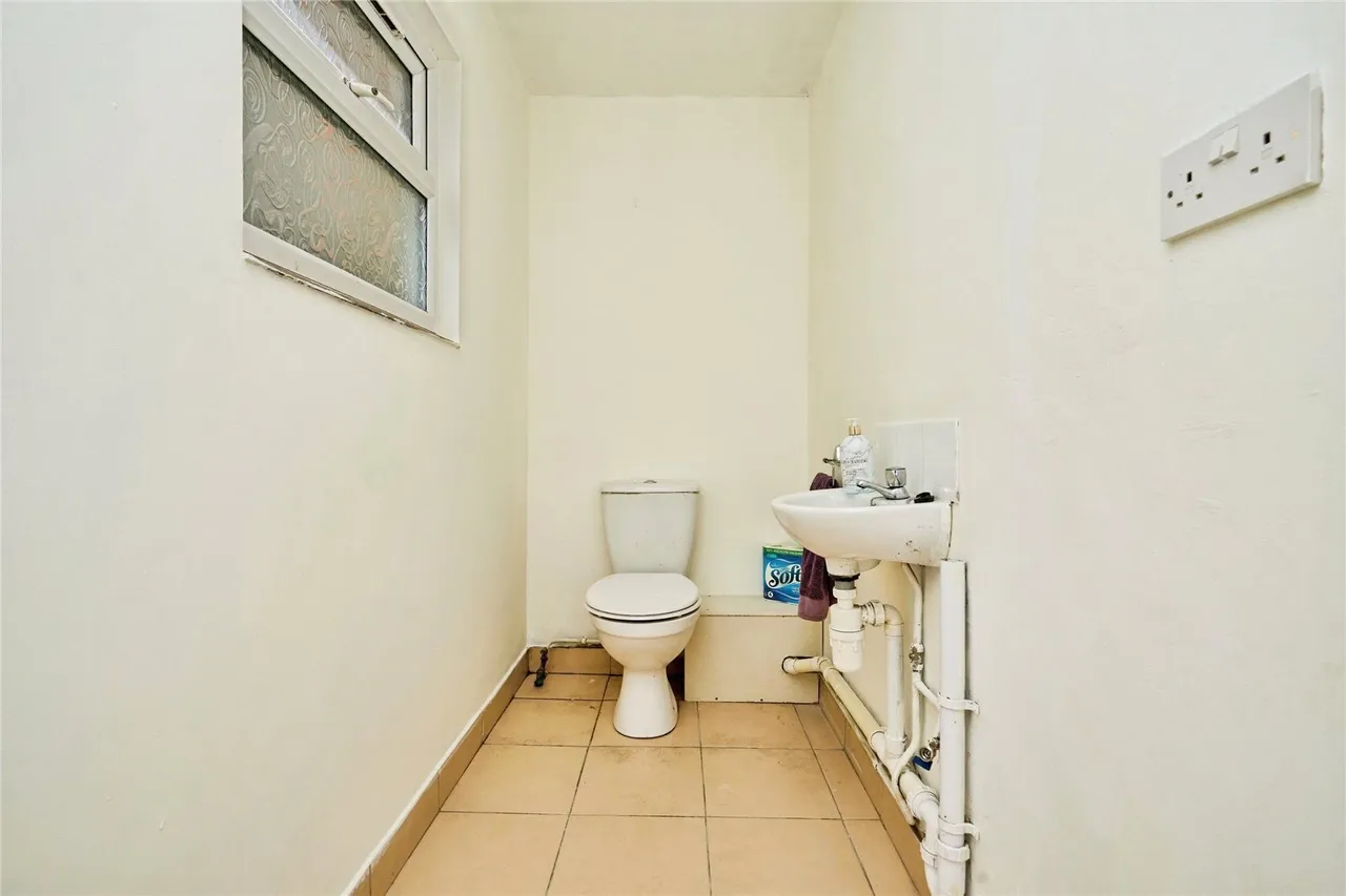 Cavendish Place, Newport, PO30, photo 13