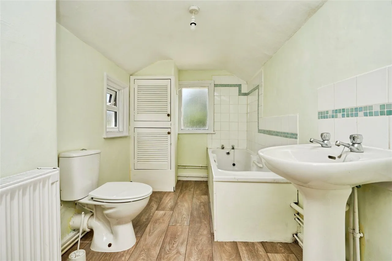 Cavendish Place, Newport, PO30, photo 12