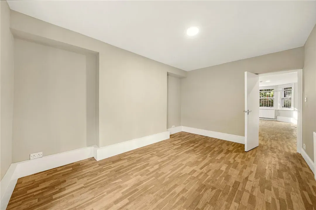 Brondesbury Road, Kilburn, London, NW6, photo 18