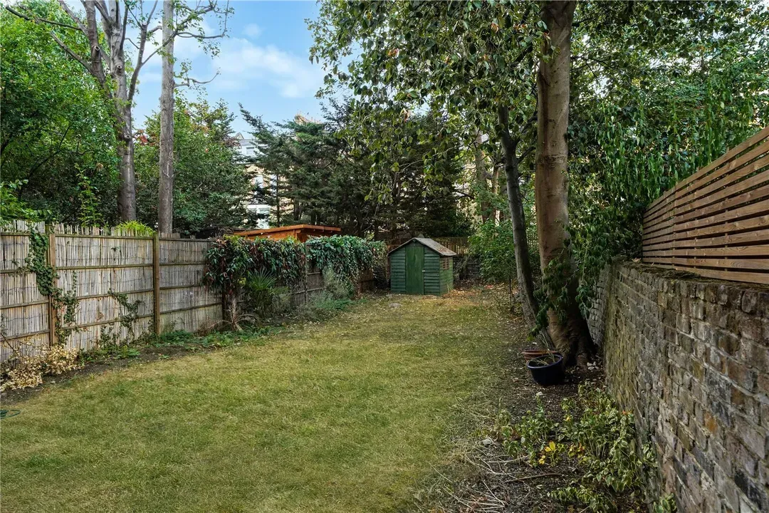 Brondesbury Road, Kilburn, London, NW6, photo 13