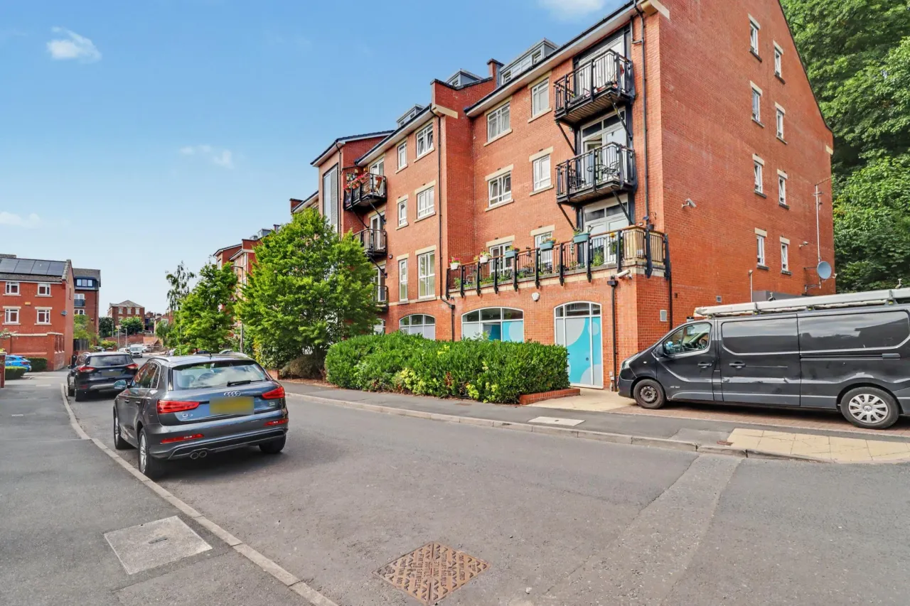 2 bed property for sale, Mill Green, Congleton