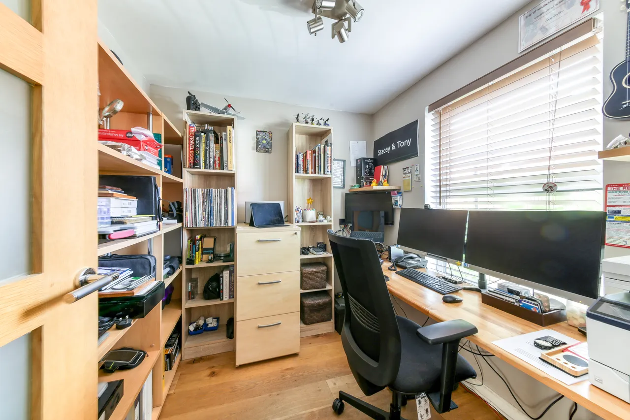 Auriol Close, Worcester Park, KT4, photo 14