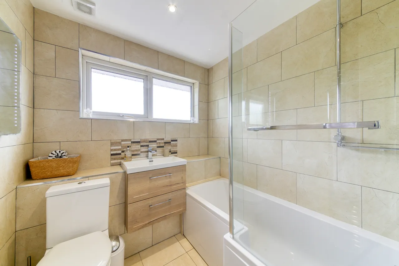 Auriol Close, Worcester Park, KT4, photo 21