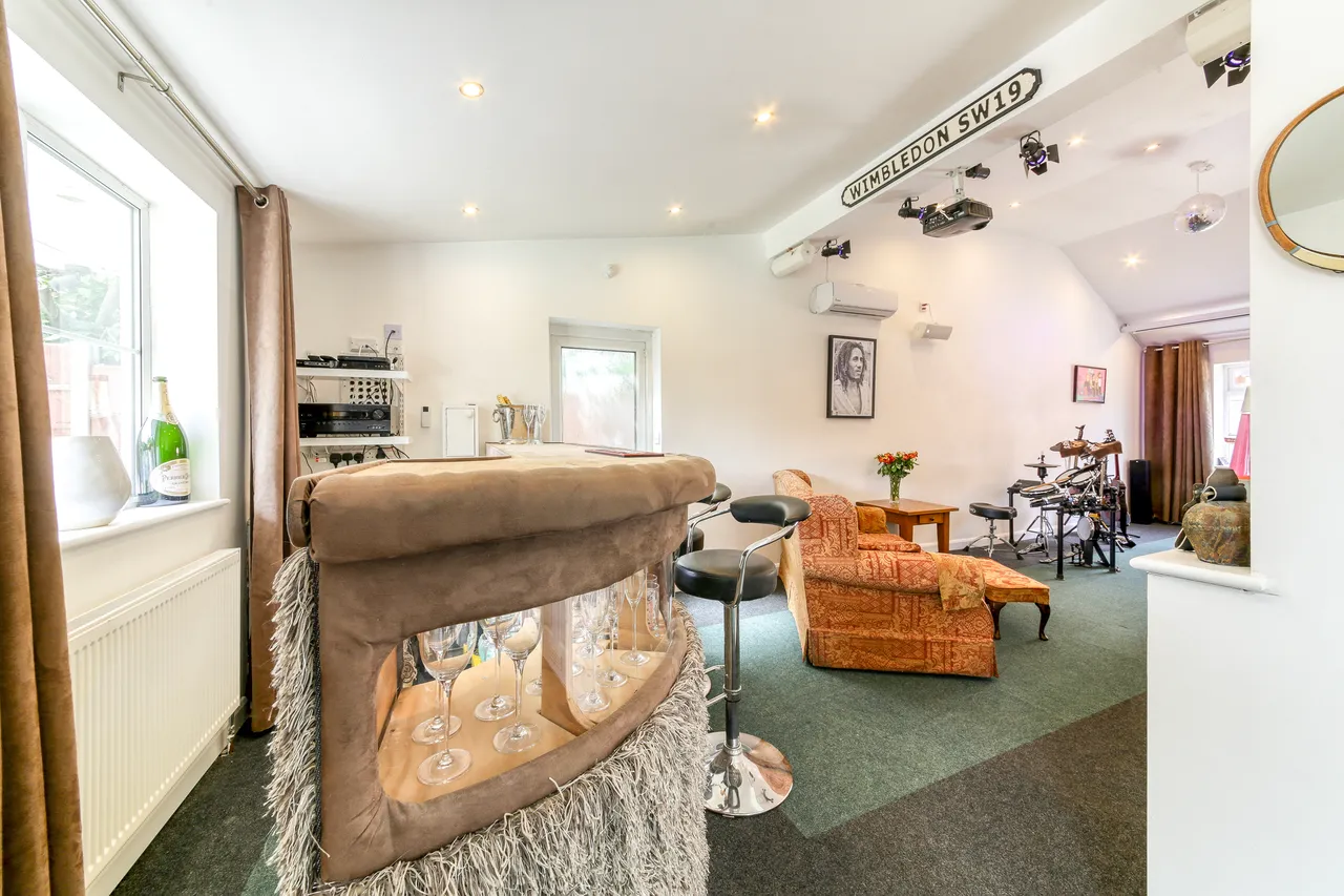 Auriol Close, Worcester Park, KT4, photo 11