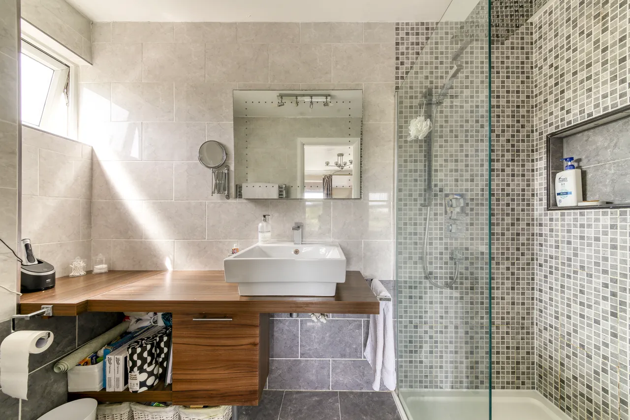 Auriol Close, Worcester Park, KT4, photo 17