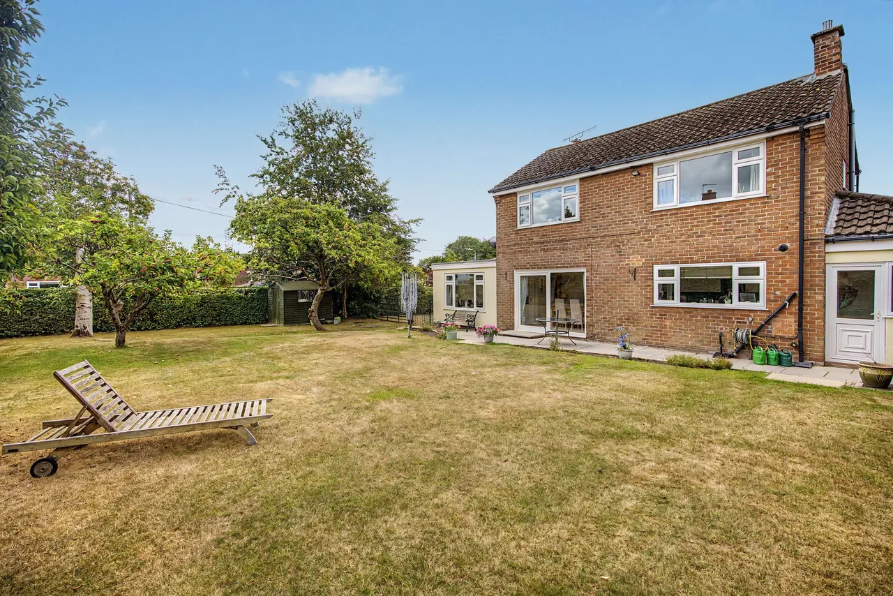 Marlborough Drive, Macclesfield, photo 16