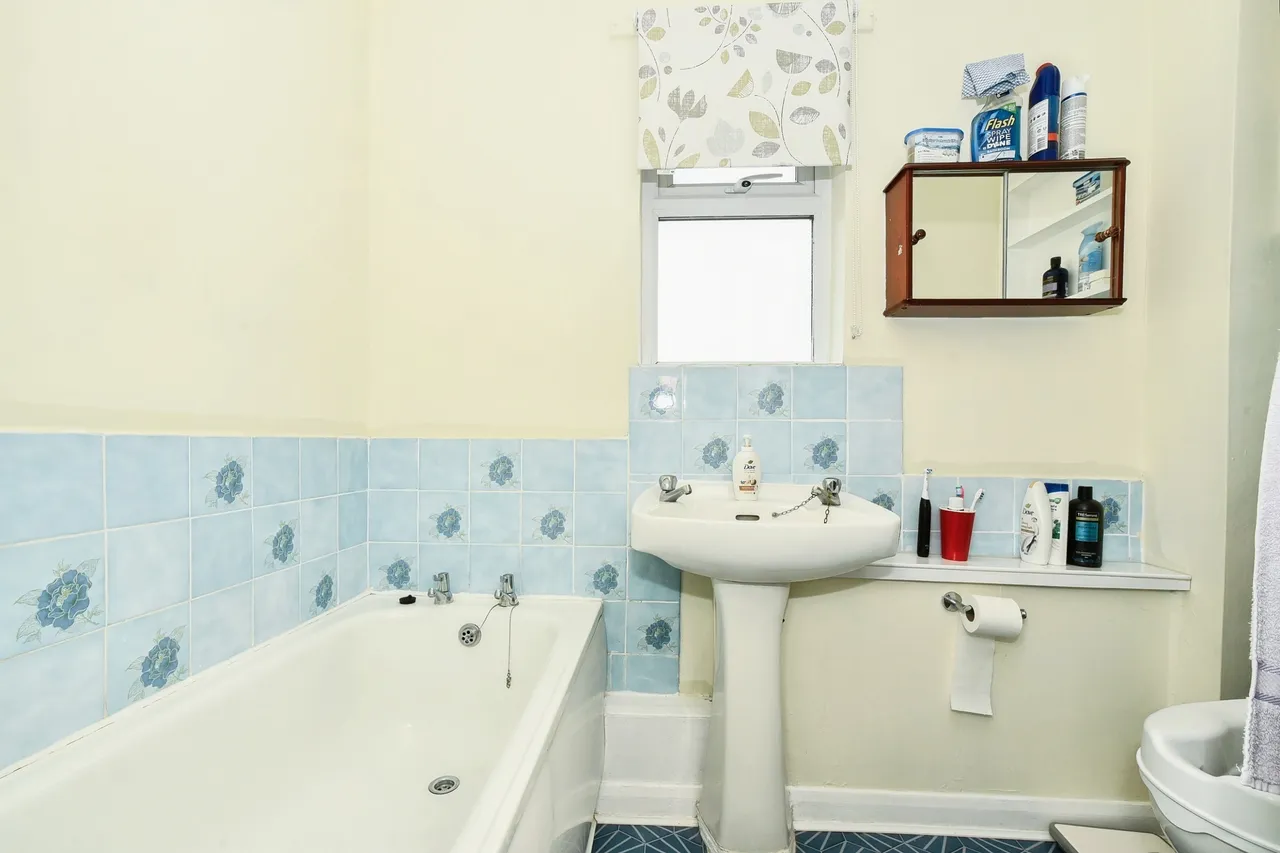 Cherry Orchard, Marlborough, SN8, photo 13
