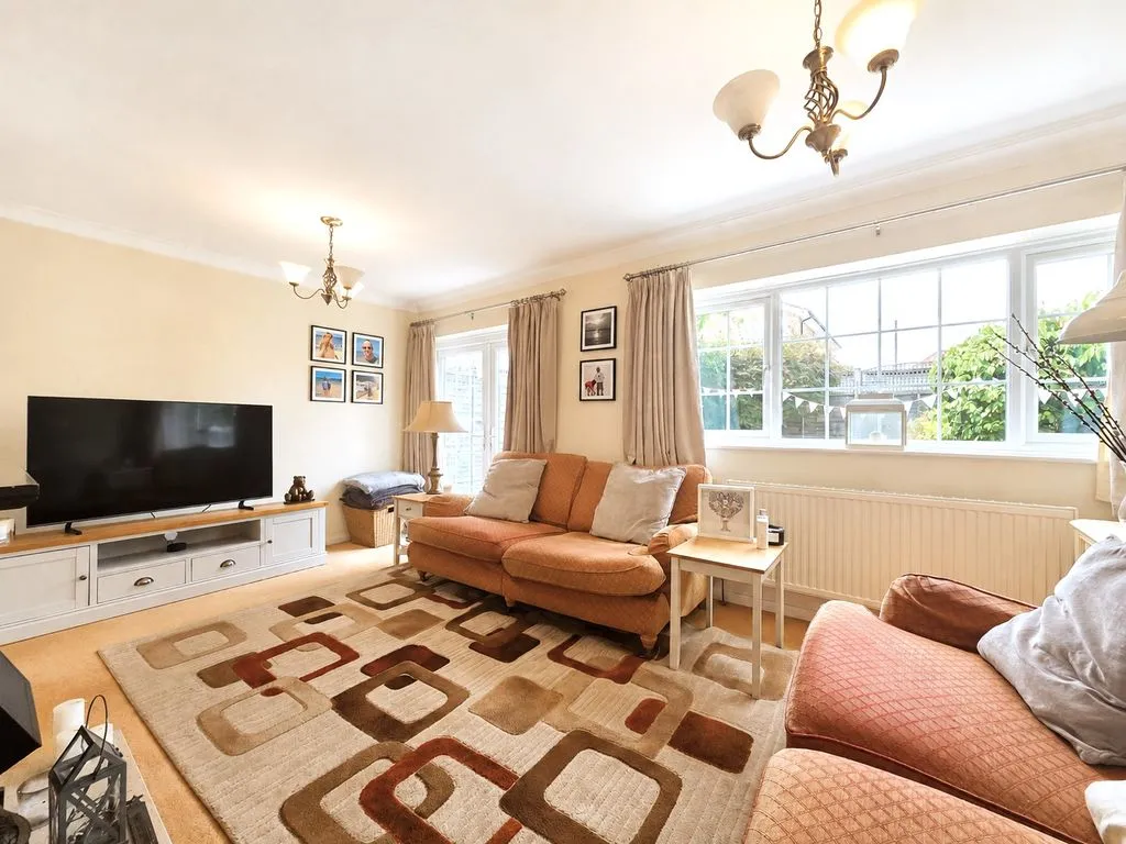 Woodside Avenue, Flackwell Heath, HP10, photo 7