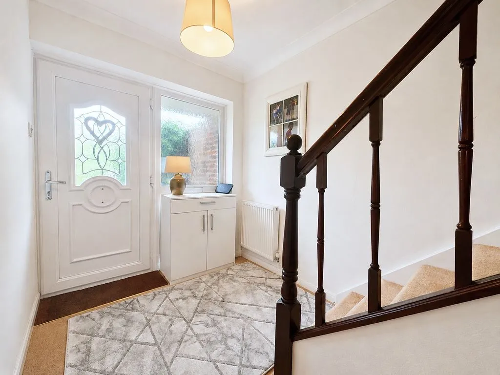 Woodside Avenue, Flackwell Heath, HP10, photo 9