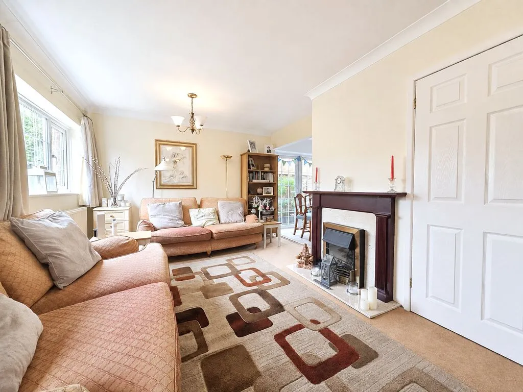 Woodside Avenue, Flackwell Heath, HP10, photo 8
