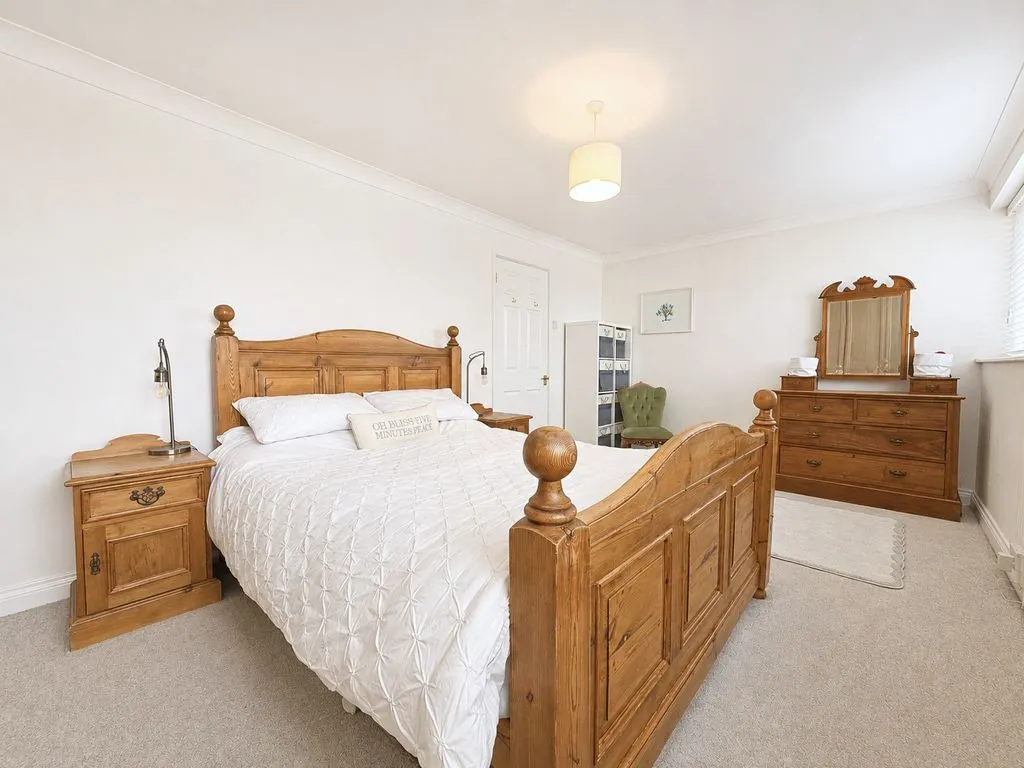 Woodside Avenue, Flackwell Heath, HP10, photo 11