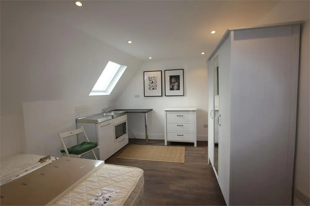 Brent Street, Hendon, photo 5
