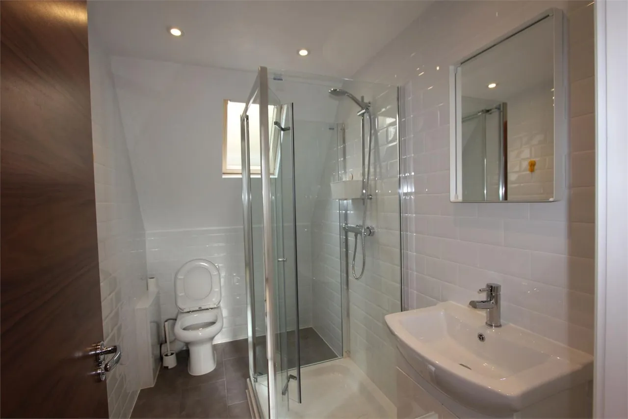 Brent Street, Hendon, photo 6