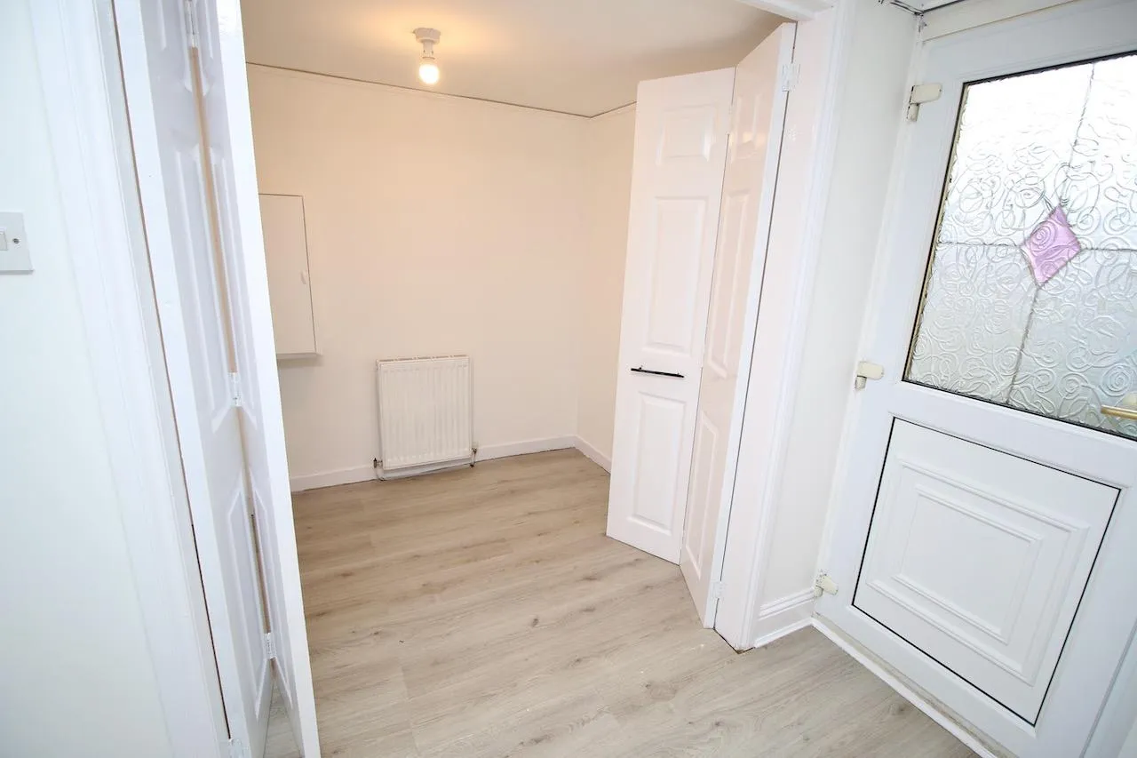Pine Grove, Cumbernauld, G67 3AX, photo 5