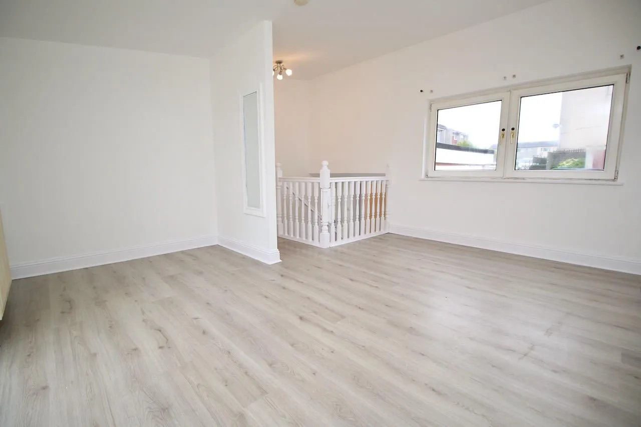 2 bed house for sale — Pine Grove, Cumbernauld, G67 3AX