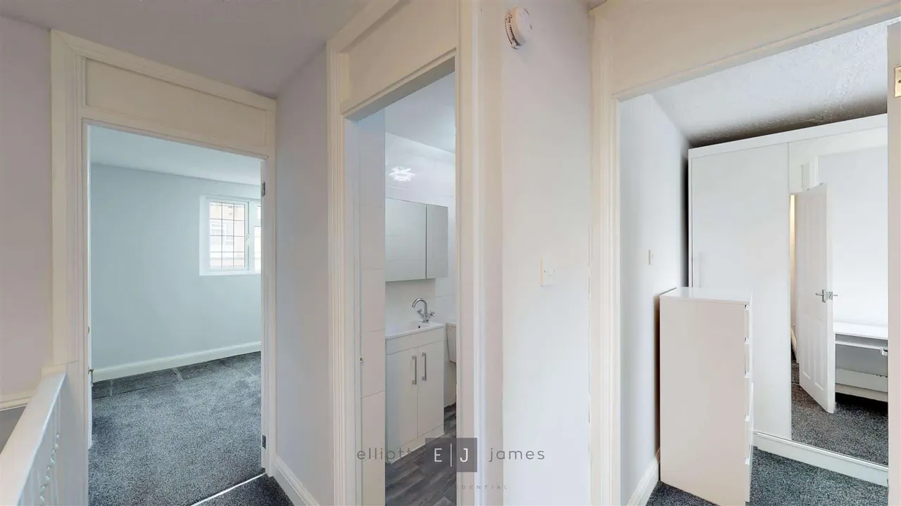 Longcroft Rise, Loughton, IG10, photo 4