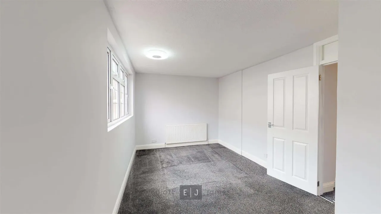 Longcroft Rise, Loughton, IG10, photo 5
