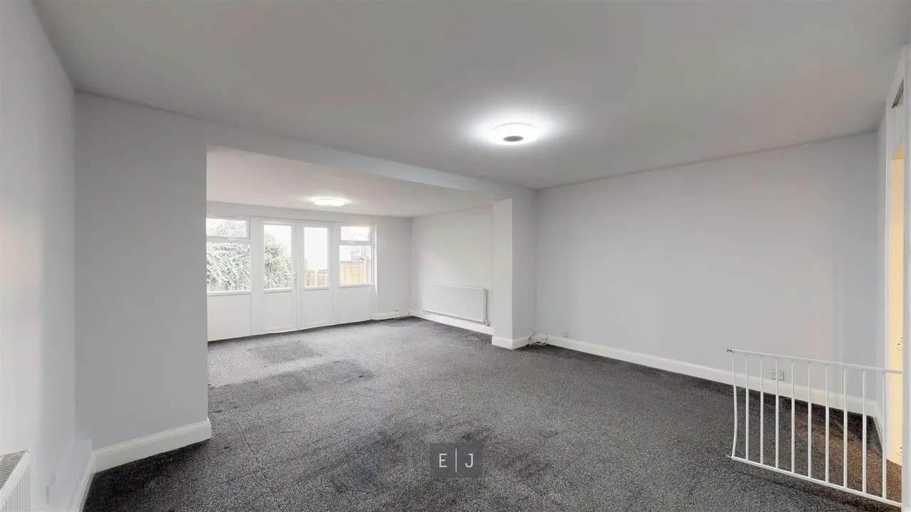 Longcroft Rise, Loughton, IG10, photo 2