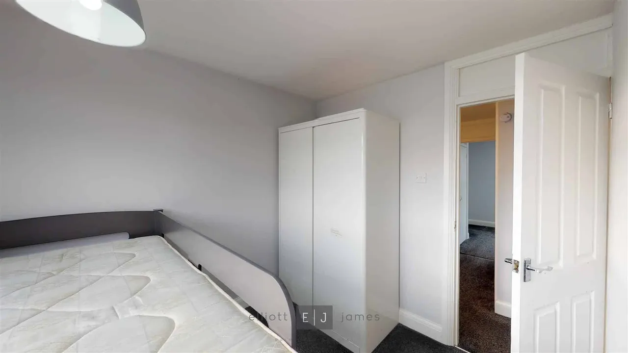 Longcroft Rise, Loughton, IG10, photo 9