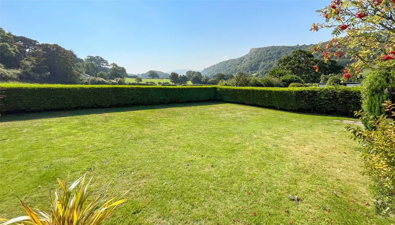 New Road, Llanddulas, photo 6