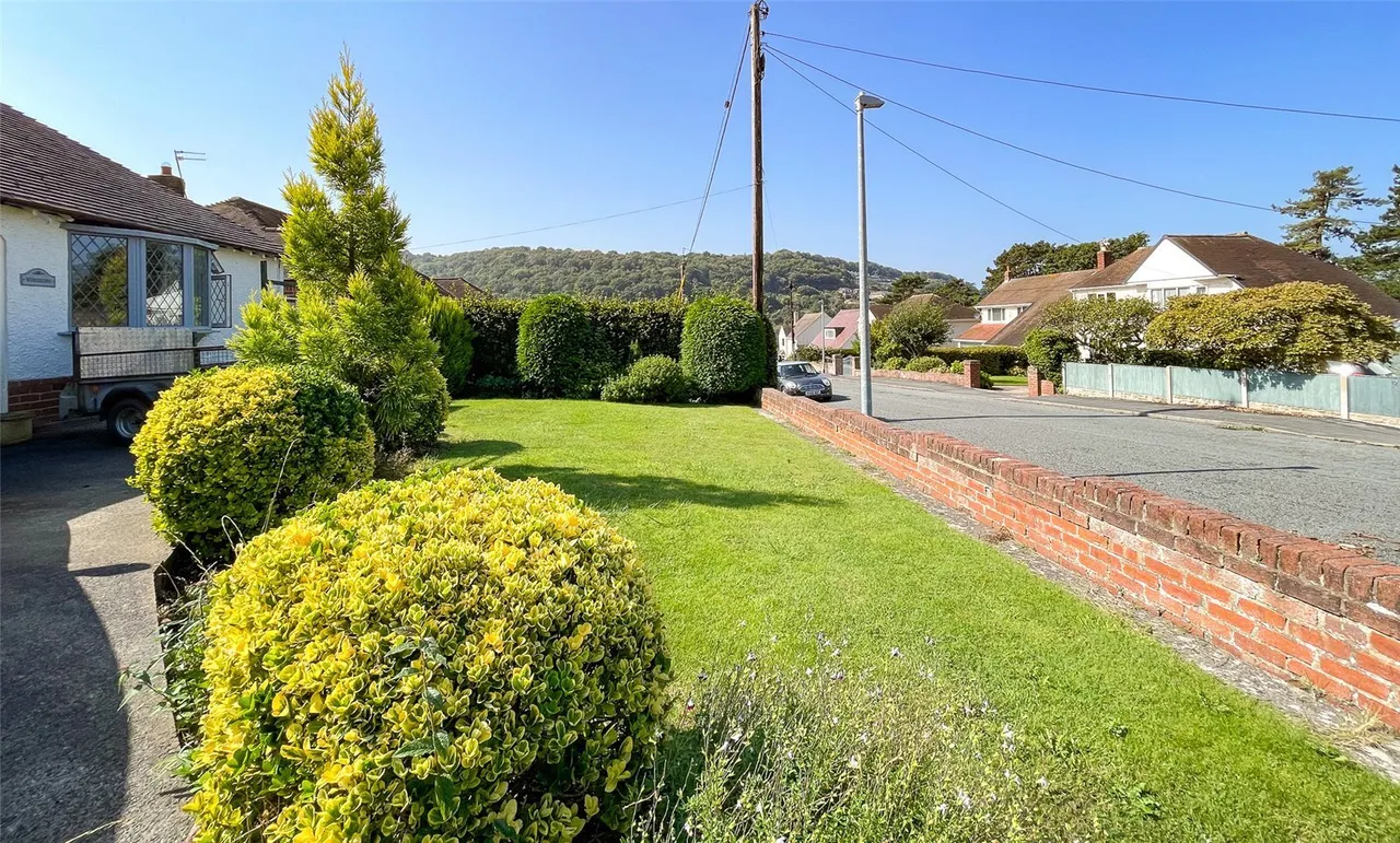 New Road, Llanddulas, photo 10