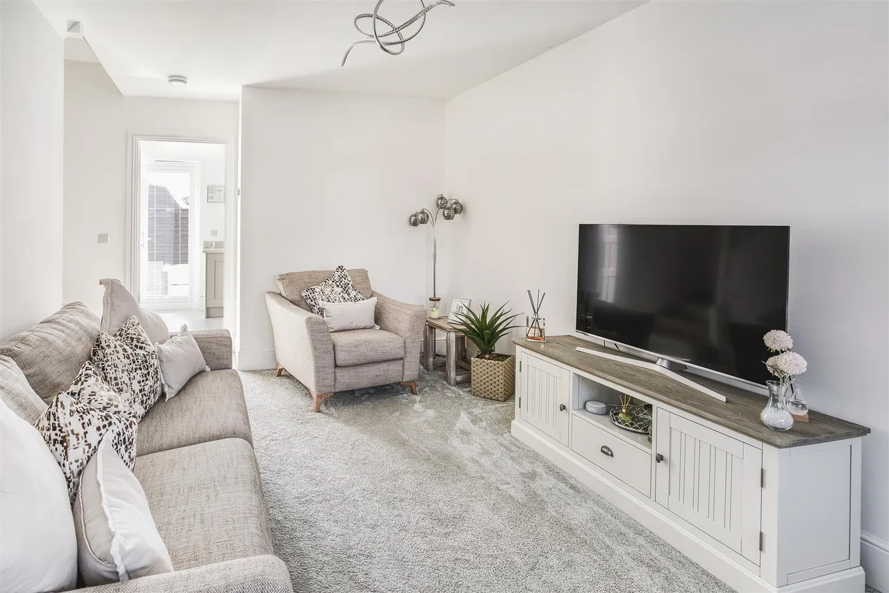 Dale Acre Way, Breadsall, photo 6