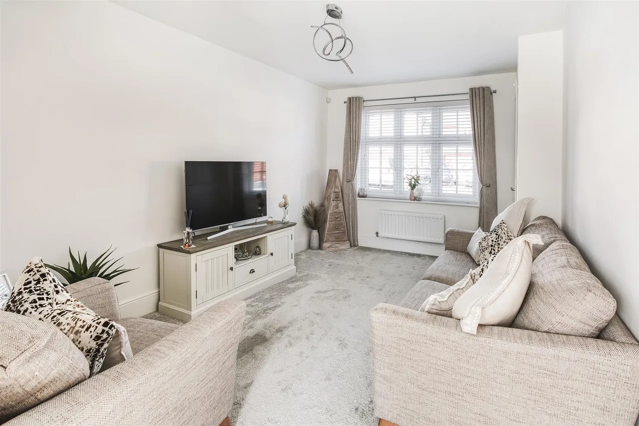 Dale Acre Way, Breadsall, photo 5