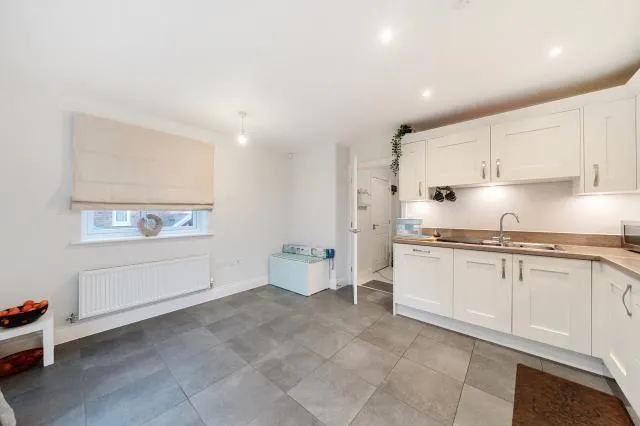 Popes Place, Greenham, RG19, photo 3