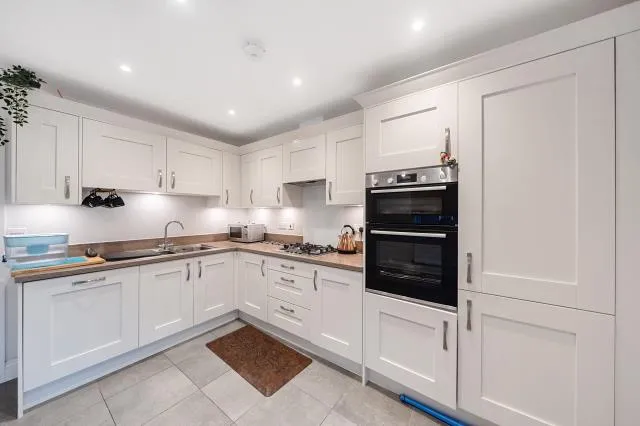 Popes Place, Greenham, RG19, photo 2