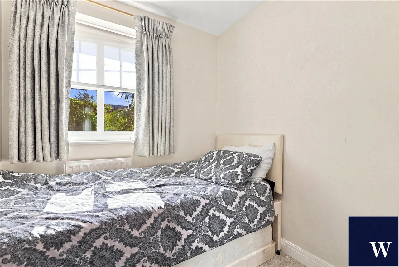 Honiton Gardens, Mill Hill East, NW7, photo 9