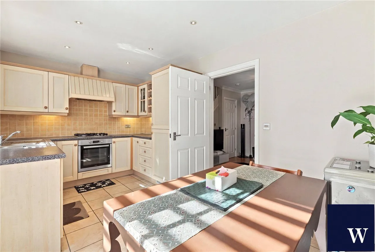 Honiton Gardens, Mill Hill East, NW7, photo 3