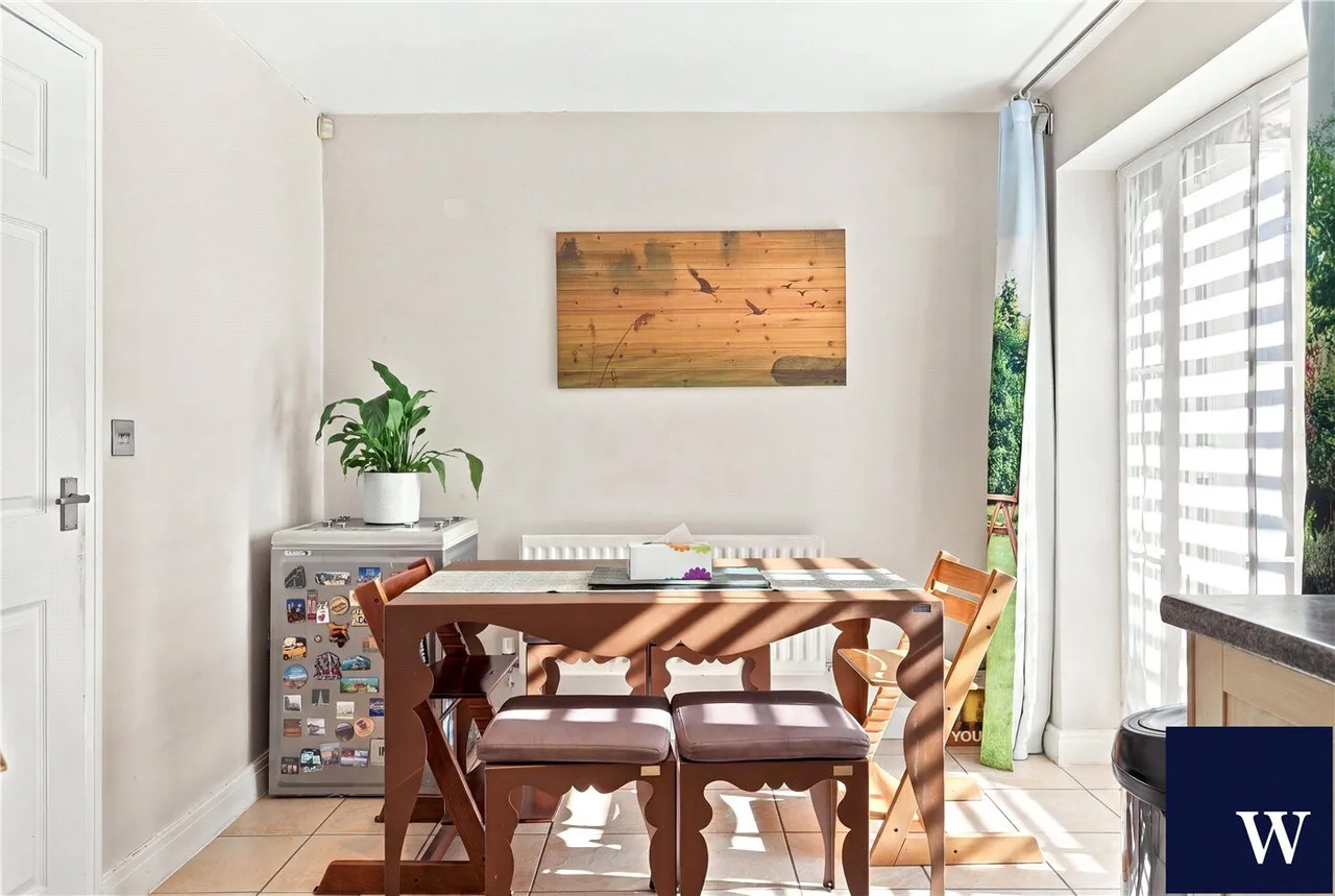 Honiton Gardens, Mill Hill East, NW7, photo 15
