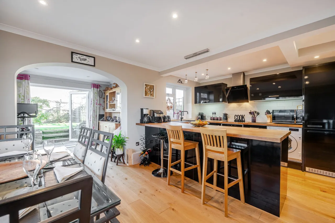 Meadow Way, Petworth, GU28, photo 2