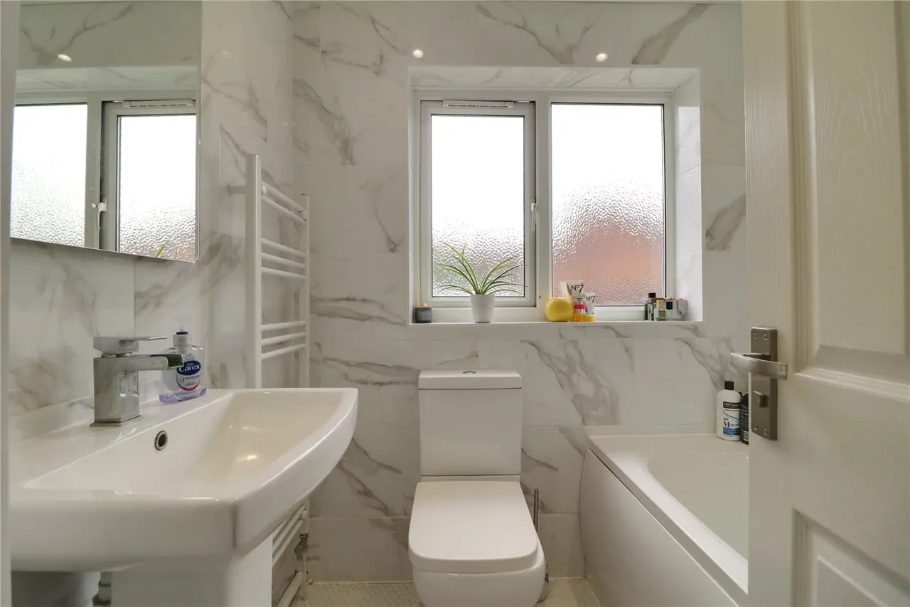 Sharpe Close, Barton-Upon-Humber, DN18, photo 10