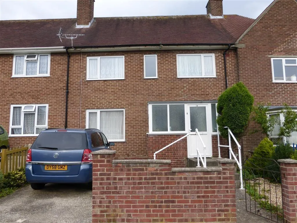 4 bed property to rent — Aldermoor Road