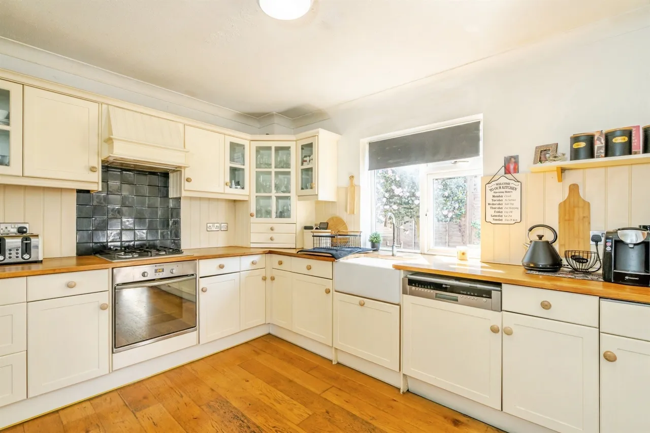 Old Place, Bognor Regis, PO21, photo 6