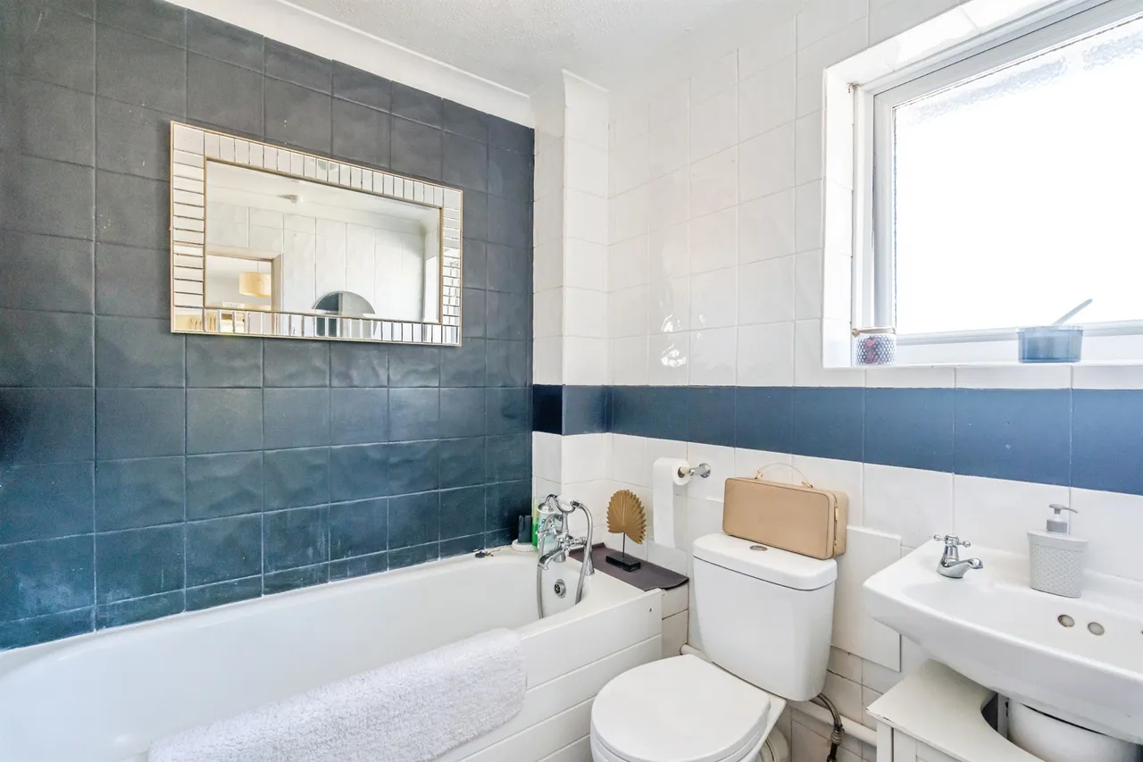 Old Place, Bognor Regis, PO21, photo 19
