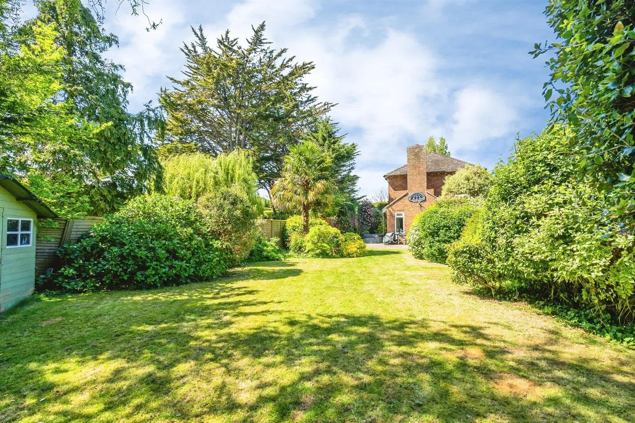 Old Place, Bognor Regis, PO21, photo 3