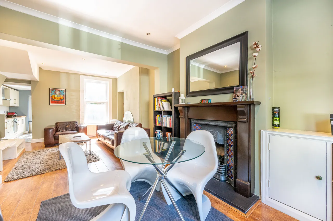 29 Caistor Park Road, London, photo 3