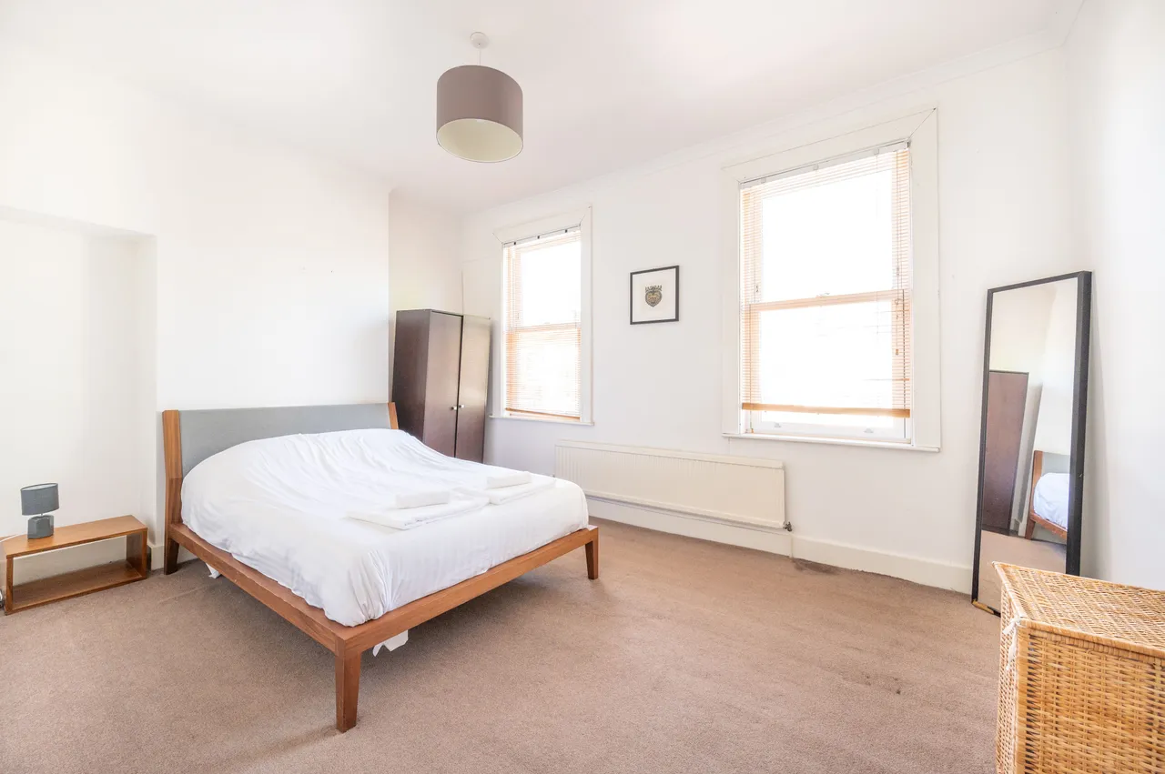 29 Caistor Park Road, London, photo 8