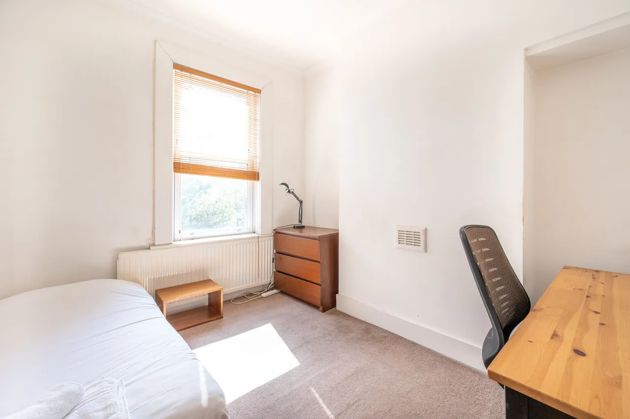 29 Caistor Park Road, London, photo 9