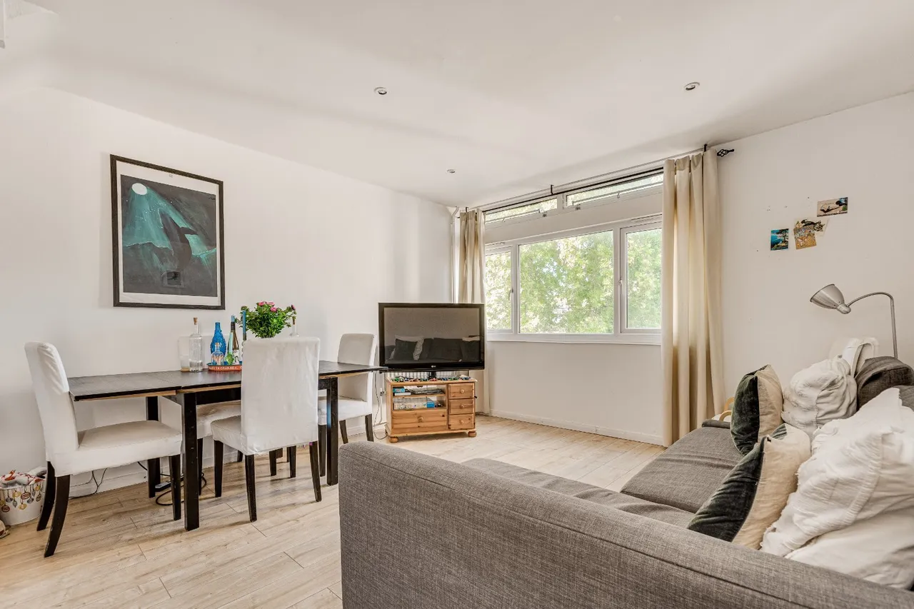2 bed flat to rent, Cedars Road, Clapham, SW4