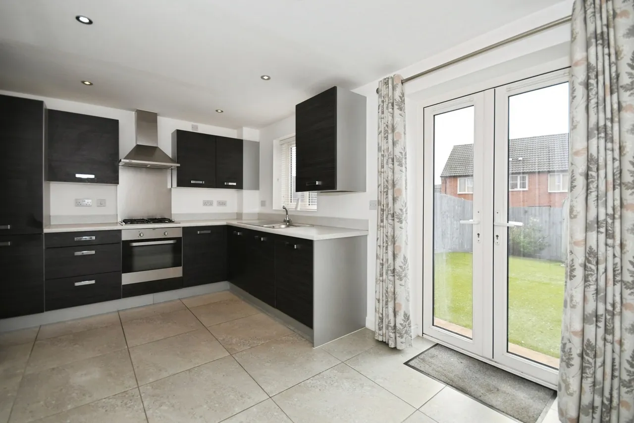 Burton Street, Wingerworth, Chesterfield, Derbyshire, S42, photo 2