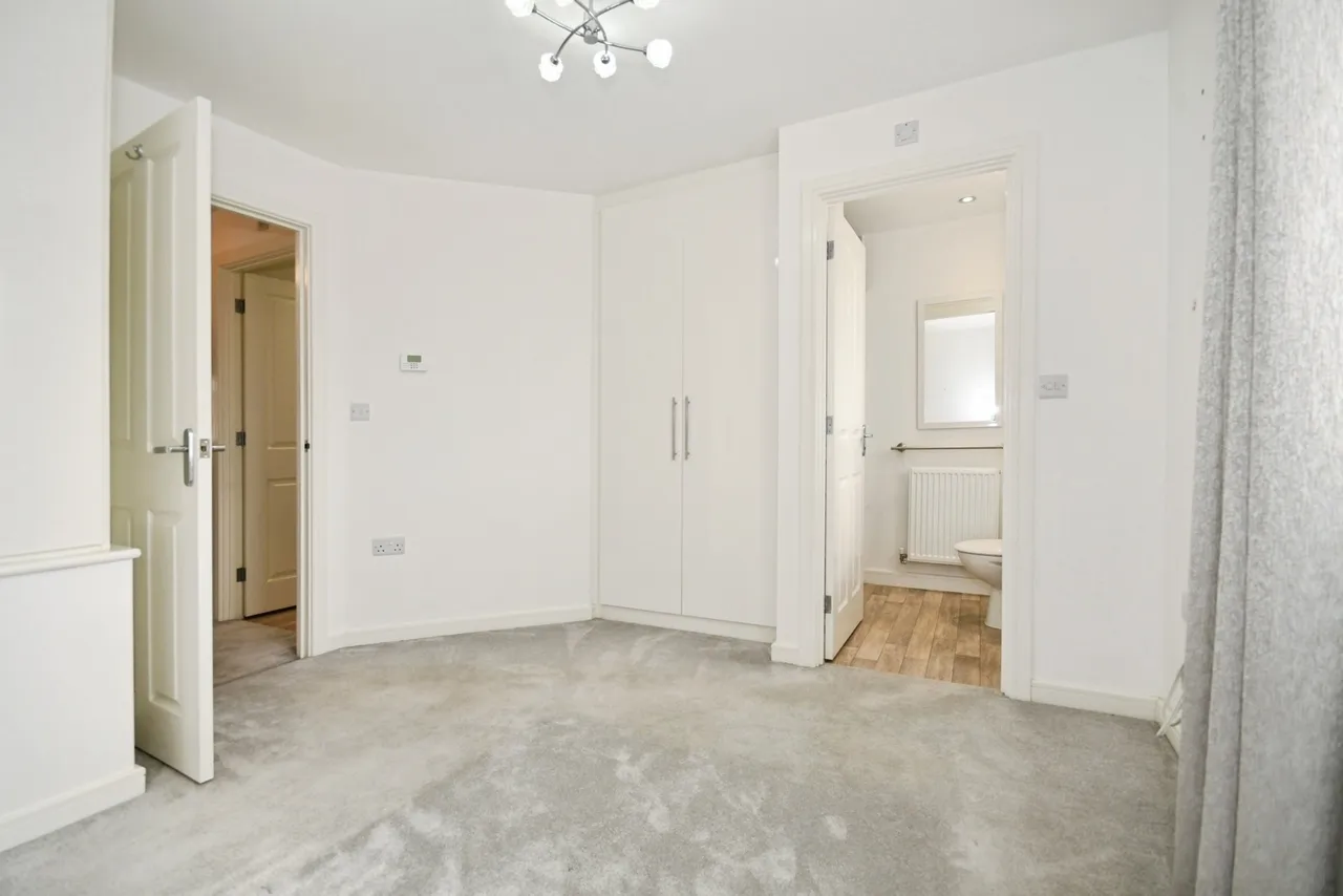 Burton Street, Wingerworth, Chesterfield, Derbyshire, S42, photo 7