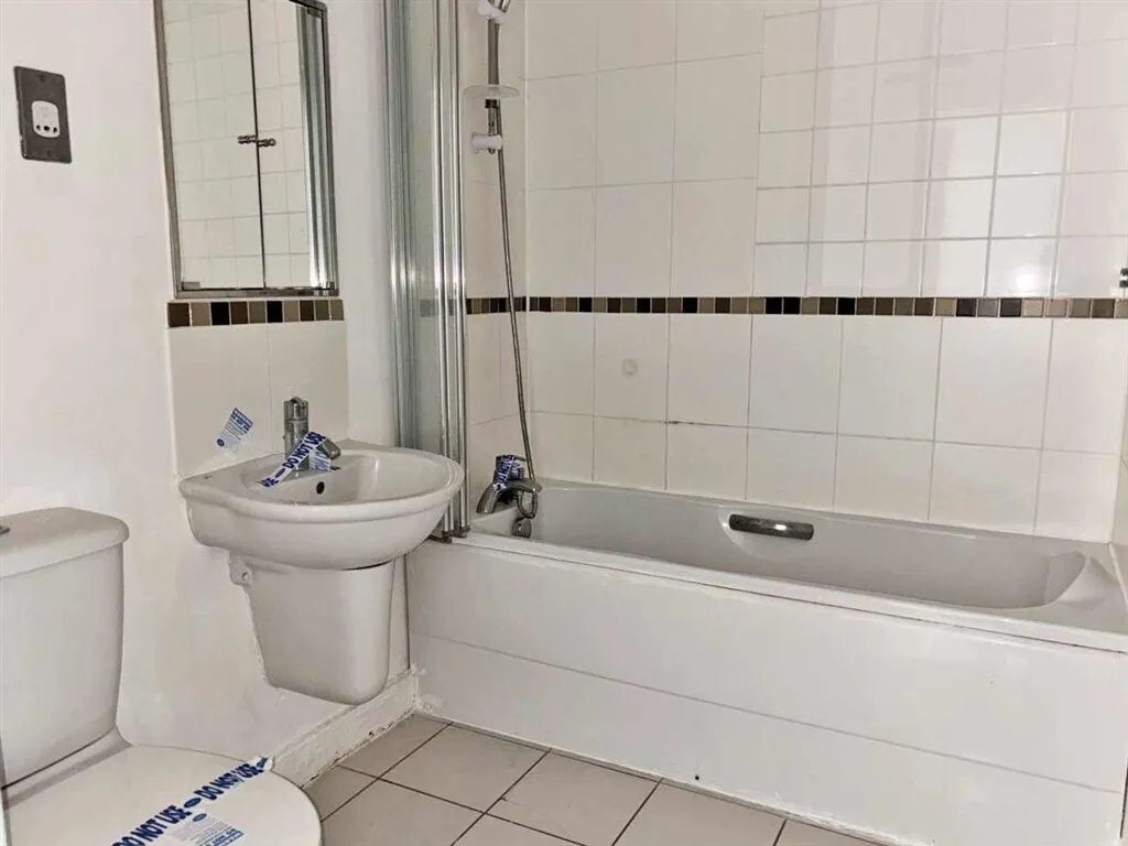 Western Gateway, London, E16, photo 2