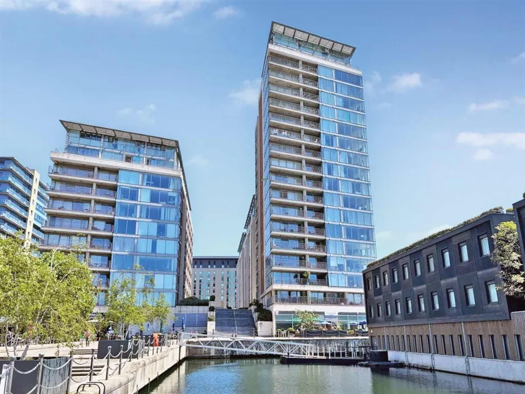 3 bed flat for sale, Western Gateway, London, E16